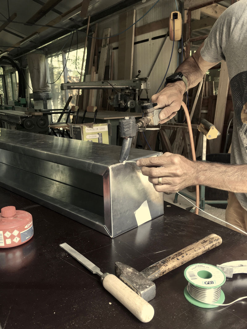 jardinière en zinc à l'atelier